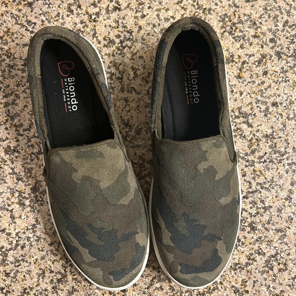 Blondo Gracie 2.0 Camo Waterproof Slip On Sneaker  Women's 7M Great Condition - Picture 6 of 9